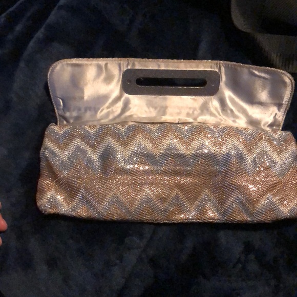 Small Clutch - Picture 2 of 4